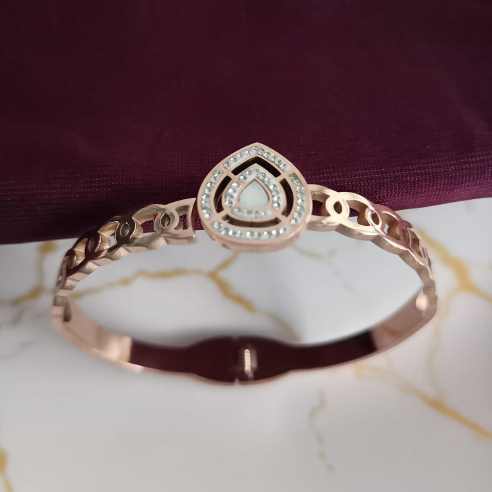 Diamond shaped kada