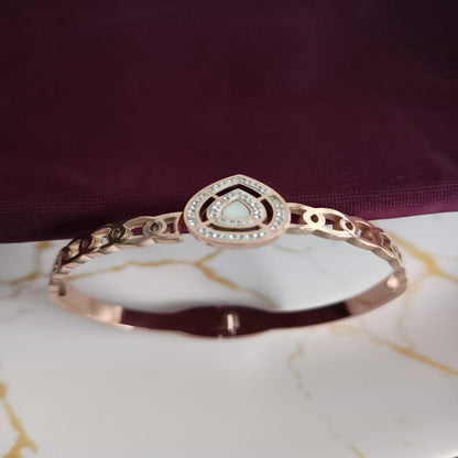 Diamond shaped kada
