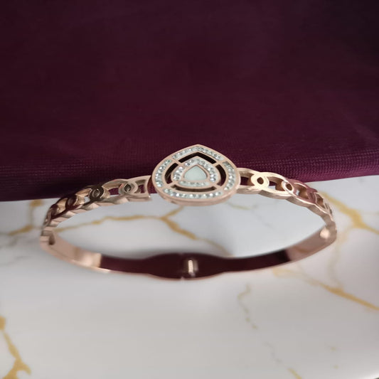 Diamond shaped kada