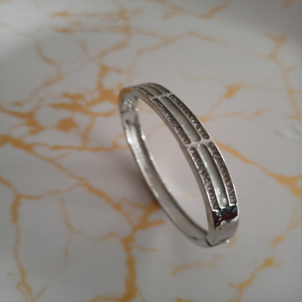Silver MOP kada